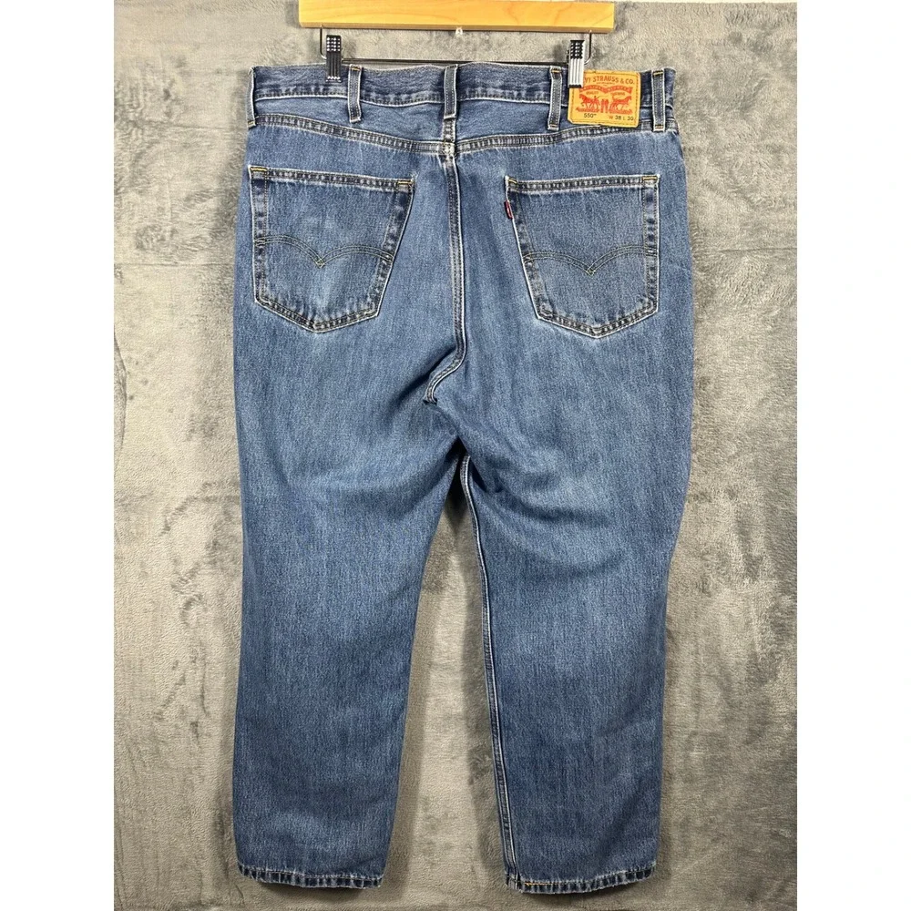 Levis 550 Relaxed Fit Tapered Leg Blue Jeans Mens 38x30 Medium Wash 00550-4886